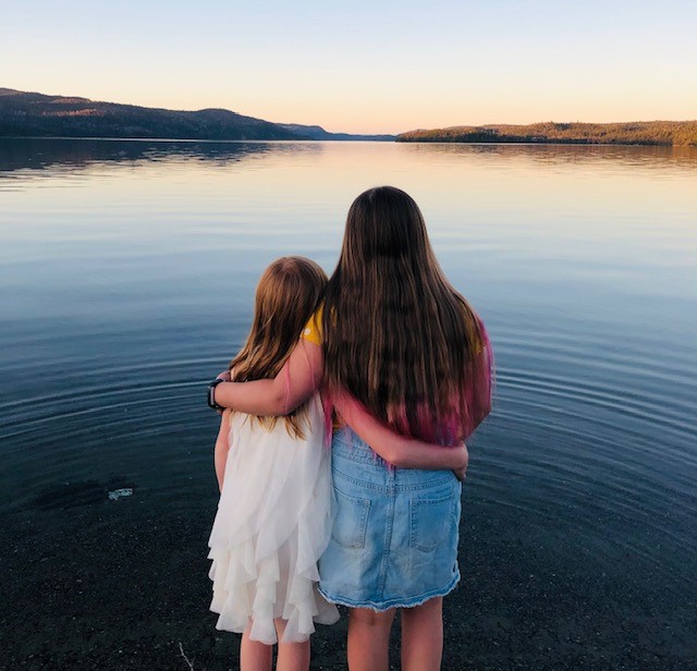 Children watching sunset at Wawa Beach